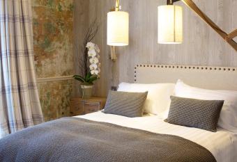 8 Beresford Street allows 18 year olds to book a room