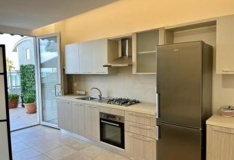 Residence Sei Delfini has Balcony rooms