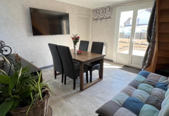 Maison avec jardin 4    5 personnes has Balcony rooms