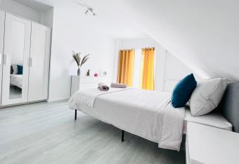 Mira new appartment in Otopeni near airport has Balcony rooms