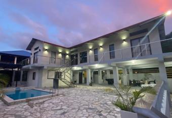 Villa M  naco Jarabacoa RD has rooms with a private hot tub