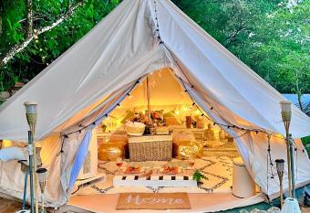 ESPIRITU GLAMPING has Balcony rooms