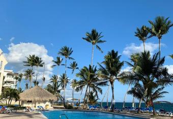 Acogedor estudio, condominio Albastro Juan Dolio allows 18 year olds to book a room