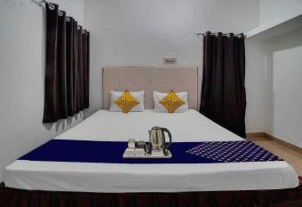 OYO Hotel Rudraksh Residency allows 18 year olds to book a room