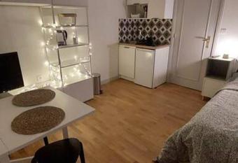 Studio cosy allows 18 year olds to book a room