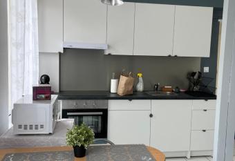 Maison cosy has Balcony rooms