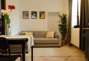 Pied-  -terre sul Naviglio ! has Balcony rooms