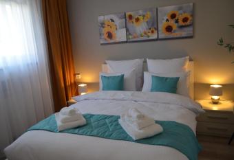 Cozy house with garden near city center has Balcony rooms