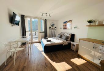 Mare e Monti Apartments allows 18 year olds to book a room