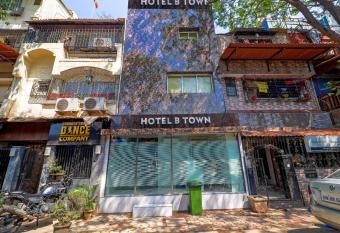 HOTEL B TOWN has Balcony rooms