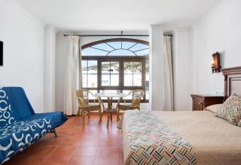 Estudio La Atarraya 5 has Balcony rooms