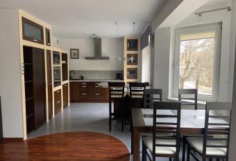 Apartamen E  k Centrum I has Balcony rooms