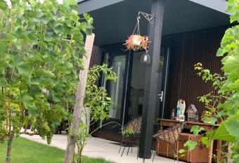 Life Contains Beautiful Things has Balcony rooms