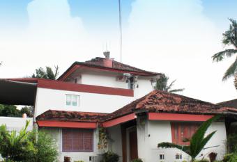 Mbarak Guest Rooms allows 18 year olds to book a room