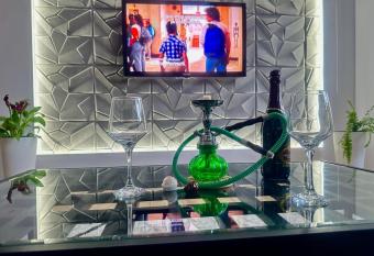 Confort Apartament allows 18 year olds to book a room