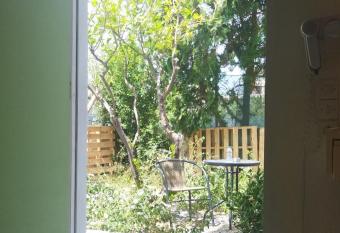 CLEO ROOM WITH PATIO 250m FROM THE BEACH has Balcony rooms