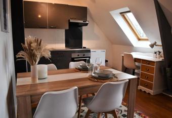 C  ur des Chevaux - Saint Arnoult has Balcony rooms