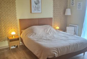 La Maison d Estrella allows 18 year olds to book a room