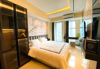 Luxury Modern La Casa II Benson has Balcony rooms