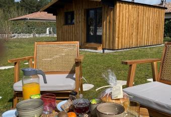Aux bonheurs Landais has Balcony rooms