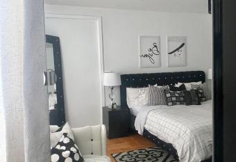 Lisa Hotel Boutique W allows 18 year olds to book a room