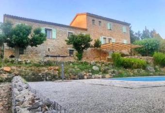 Appartement neuf avec jacuzzi privatif et piscine has Balcony rooms