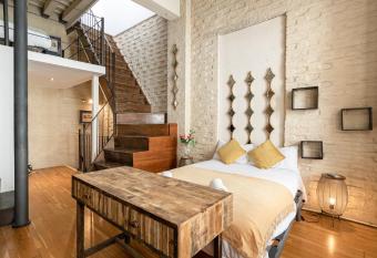 Revuelta  s Home has Balcony rooms