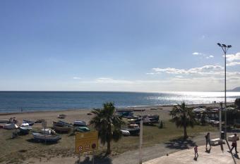 HERMOSO PISO EN EL RINC  N DE LA VICTORIA has Balcony rooms