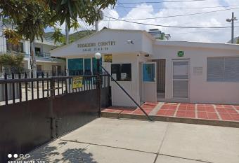 Apartamento en el Rodadero allows 18 year olds to book a room