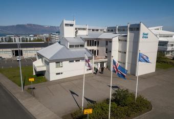 Hotel Orkin allows 18 year olds to book a room