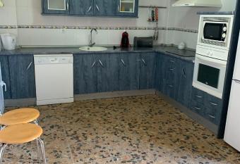 Unifamiliar has rooms with a private hot tub