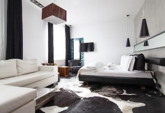 Thingholt by Center Hotels allows 18 year olds to book a room