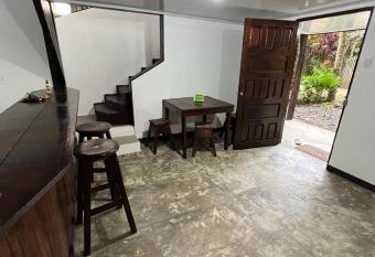 Casa Salama has rooms with a private hot tub