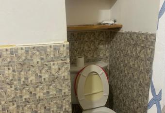 Skippers beach villa am camp site allows 18 year olds to book a room