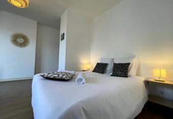 The Eagle - Caserne de Bonne / Quartier de l Aigle has Balcony rooms