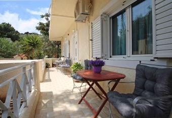 DAT Comfy House Near Beach has Balcony rooms