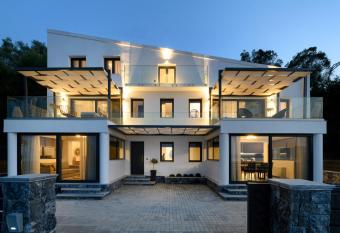 Villa Liza allows 18 year olds to book a room