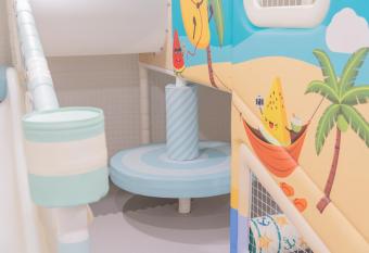 Denbasta KIDS Hotel has rooms with a private hot tub