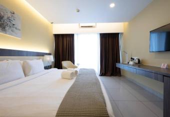 4 Star Genting Hill Top with Balcony & Living Room allows 18 year olds to book a room