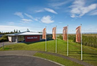 The Hill Hotel at Fl    ir has rooms with a private hot tub