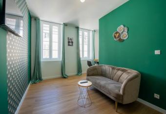 WelcomeAgen Josephine Baker Clim Fibre allows 18 year olds to book a room