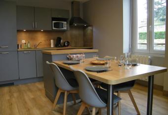 Appartement Le grisou allows 18 year olds to book a room