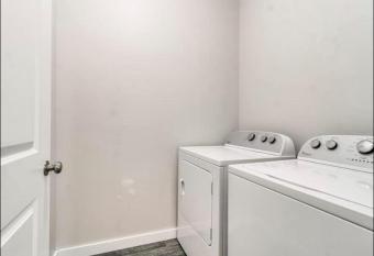 Marvelous Furnished Townhouse allows 18 year olds to book a room