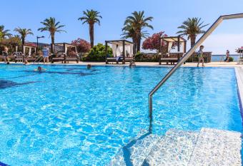 Hotel Princess has Balcony rooms