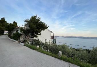 Apartmani Grebenar has Balcony rooms