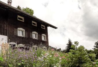 Villa Roc has Balcony rooms