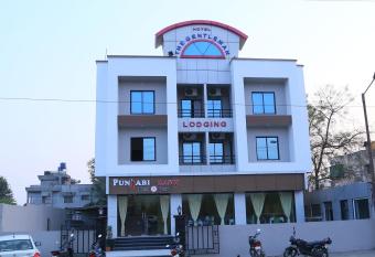 Hotel The Gentleman has Balcony rooms