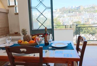 Casa vacanze La Perla a Castro has Balcony rooms