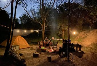 Lost Woods has Smoking rooms