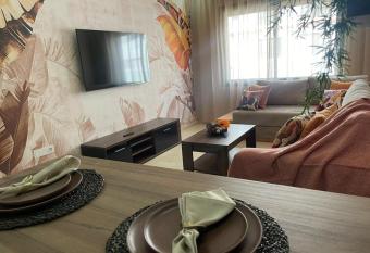 RESIDENCE DU PARC allows 18 year olds to book a room